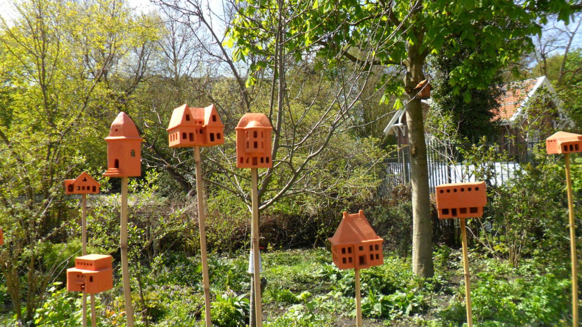 Bijenhuisjes in het Sarphatipark 